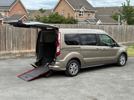 FORD GRAND TOURNEO CONNECT 1.5 EcoBlue Titanium